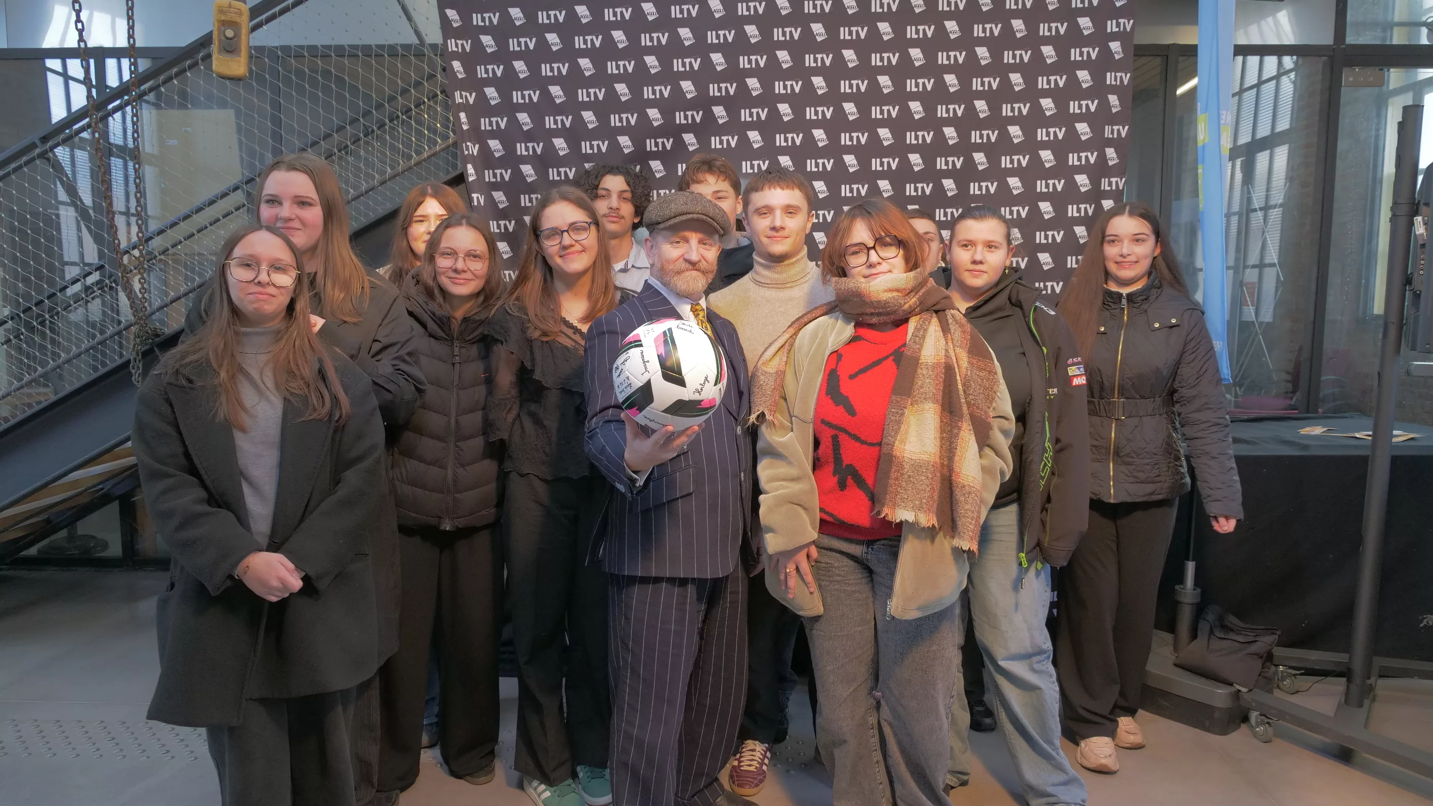 Des élèves avec Mathias Malzieu